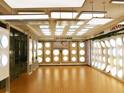 樂(lè)銷(xiāo)護(hù)眼燈定制廠家揭秘LED護(hù)眼燈要選購(gòu)考慮什么